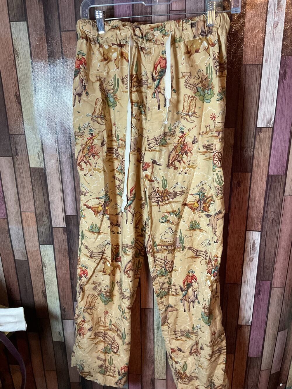 Men’s Vintage Original Cowboy Pajamas Tan with Western Theme Size Small EUC